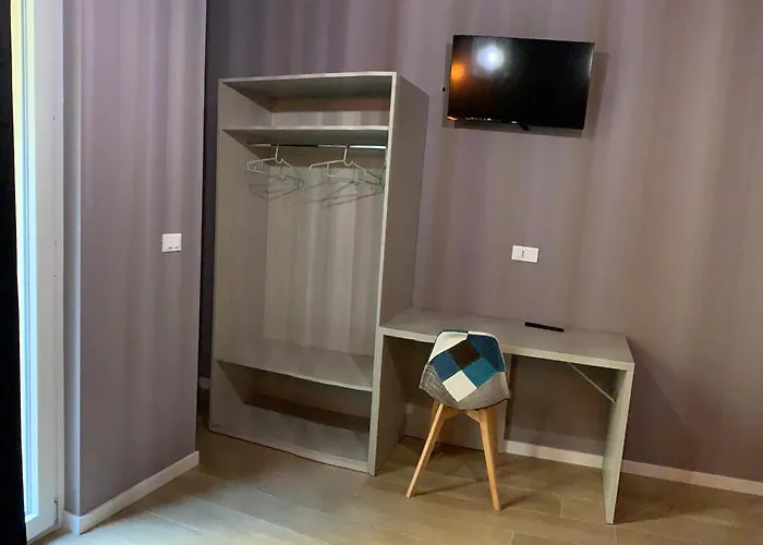 Lame 46 Πανσιόν *